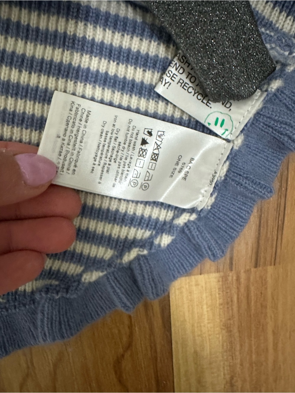 NWT Ganni Blue and White Striped Knit Cashmere & Wool Collar - Picture 3 of 6